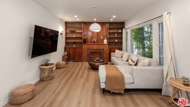 237 S Doheny Dr in Beverly Hills, CA - Building Photo - Building Photo