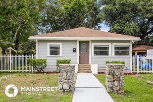 212 Grant Dr in Coral Gables, FL - Building Photo