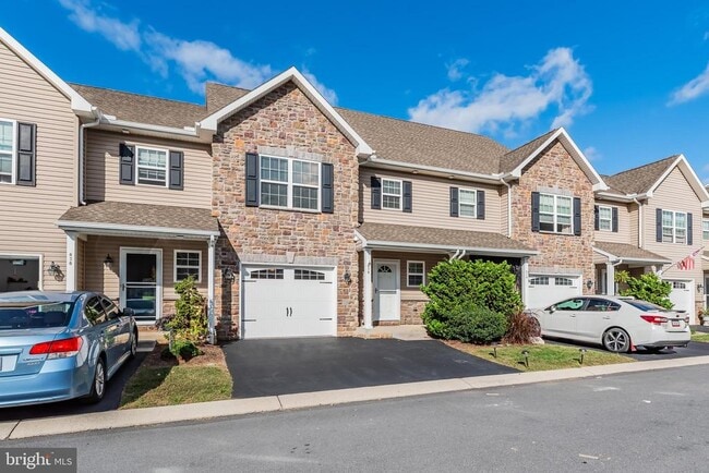 836 Spring Rock Ct in Mechanicsburg, PA - Building Photo - Building Photo
