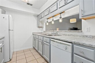 1096 Chinook St in Auburn, AL - Building Photo - Building Photo