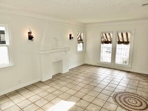 50 Pomona Ave in Long Beach, CA - Foto de edificio - Building Photo