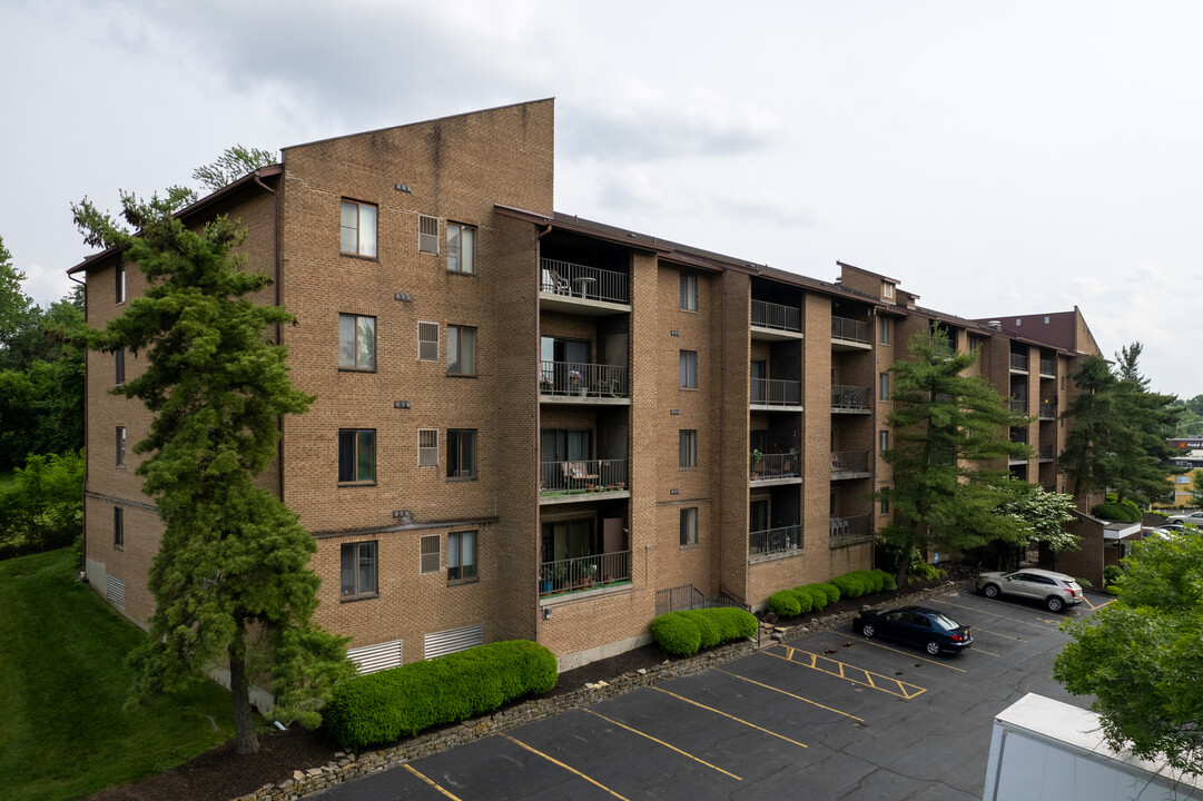 Glenpointe Condominiums in Cincinnati, OH - Building Photo