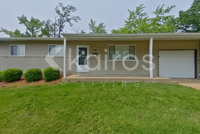 property at 2715 Benne Dr