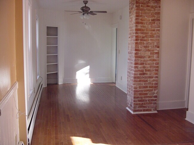 184 Forest Ave, Unit #2 in Bangor, ME - Building Photo - Building Photo