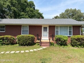 2703 Jackson Dr in Greenville, NC - Building Photo - Building Photo