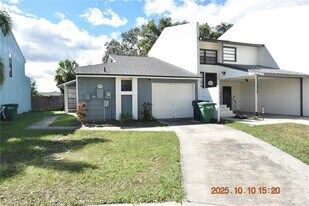 2509 E Stanley Matthew Cir in Tampa, FL - Building Photo