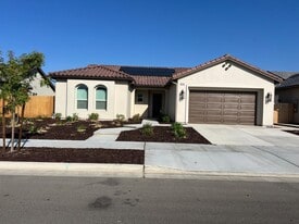 3062 19th Ave in Kingsburg, CA - Building Photo
