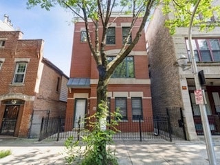 property at 1325 W Fillmore St