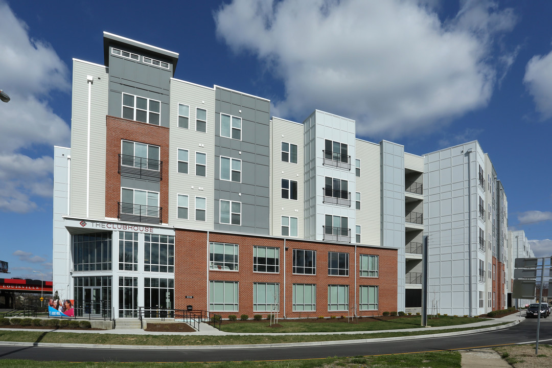 The Clubhouse in Louisville, KY - Building Photo