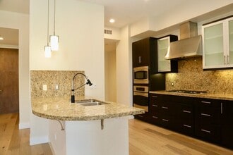 21 Gramercy in Irvine, CA - Building Photo - Building Photo