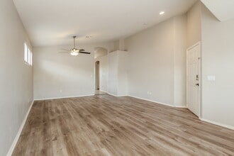 8256 N 112th Ave, Unit 2005 in Peoria, AZ - Building Photo - Building Photo