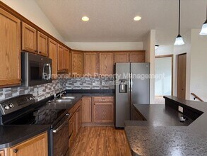 2380 5th St W in West Fargo, ND - Building Photo - Building Photo