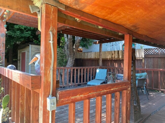 1845 Junipero Ave, Unit Front House in Signal Hill, CA - Foto de edificio - Building Photo