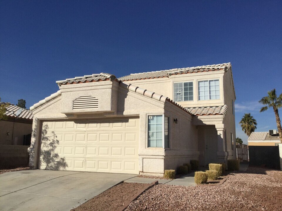 8144 Hydra Ln in Las Vegas, NV - Building Photo