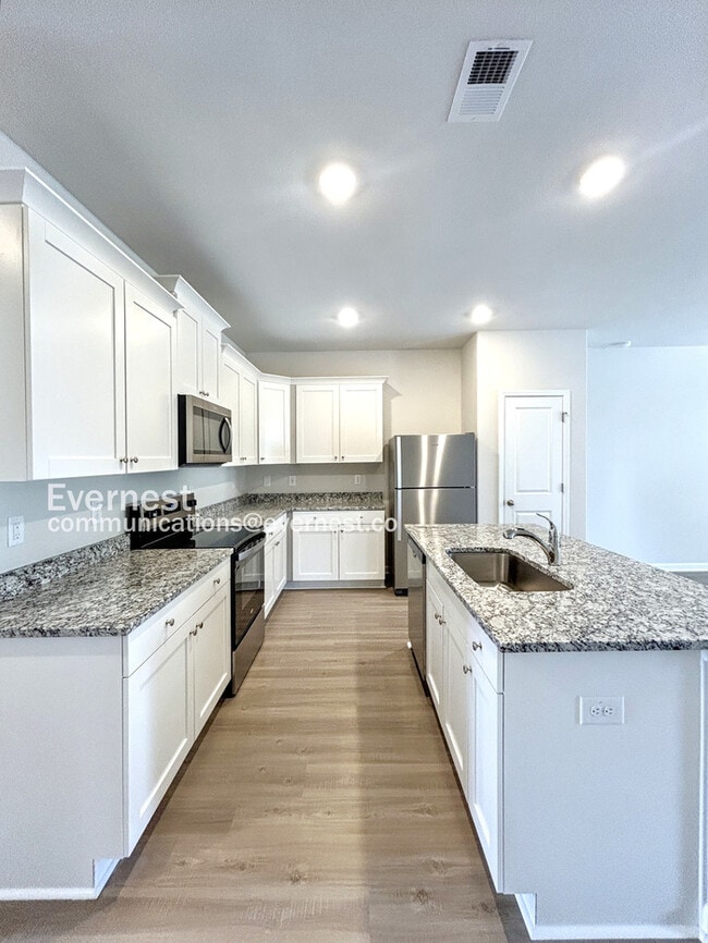 2148 Willow Glen Dr in Graham, NC - Building Photo - Building Photo