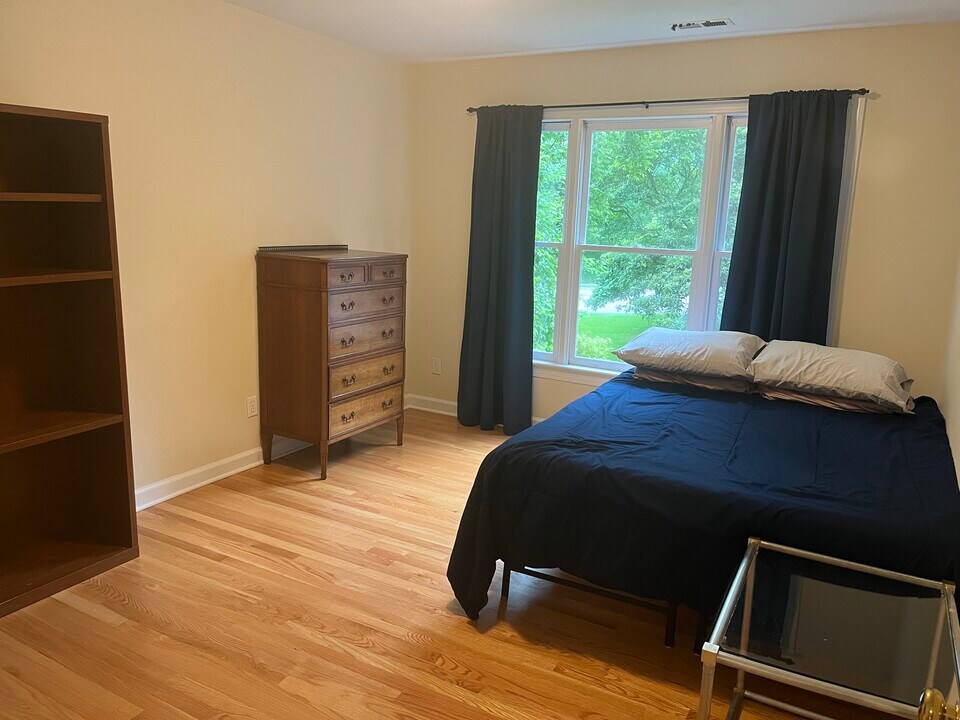 209 Cates Farm Rd in Chapel Hill, NC - Building Photo