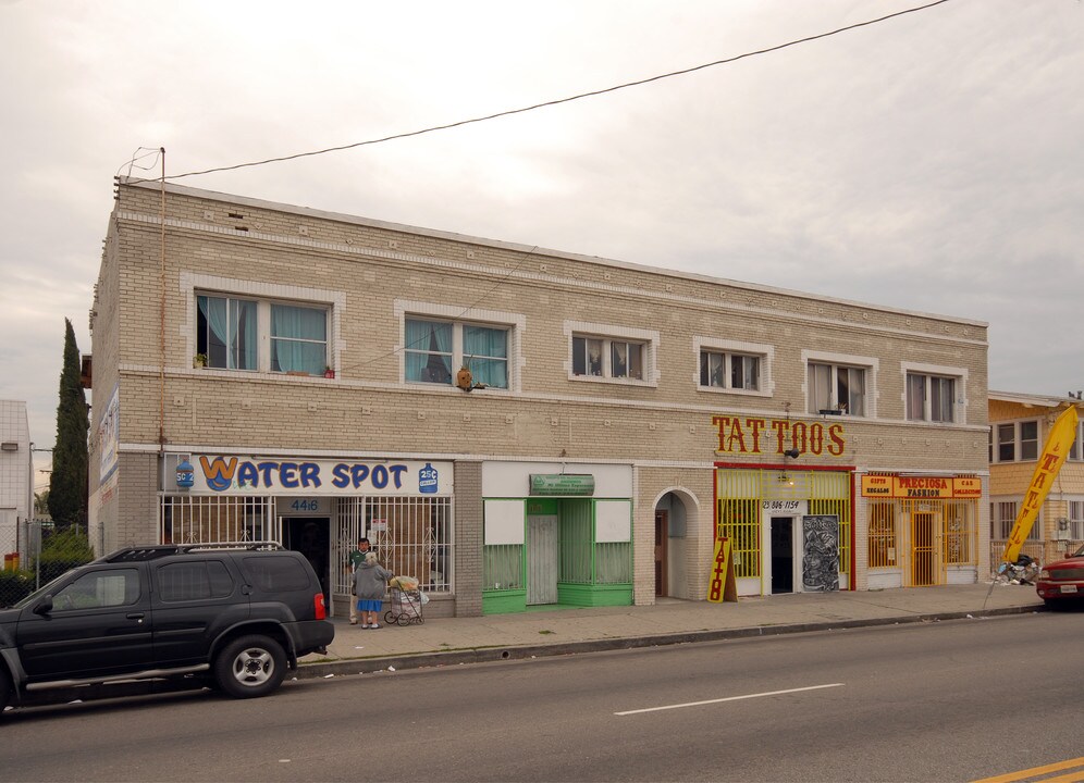 4416 S Hoover St in Los Angeles, CA - Building Photo