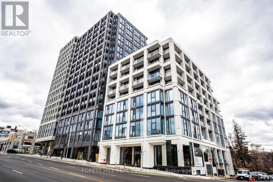 2020-2020 Bathurst St in Toronto, ON - Building Photo