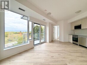 7439 Kingston Rd in Toronto, ON - Building Photo - Building Photo