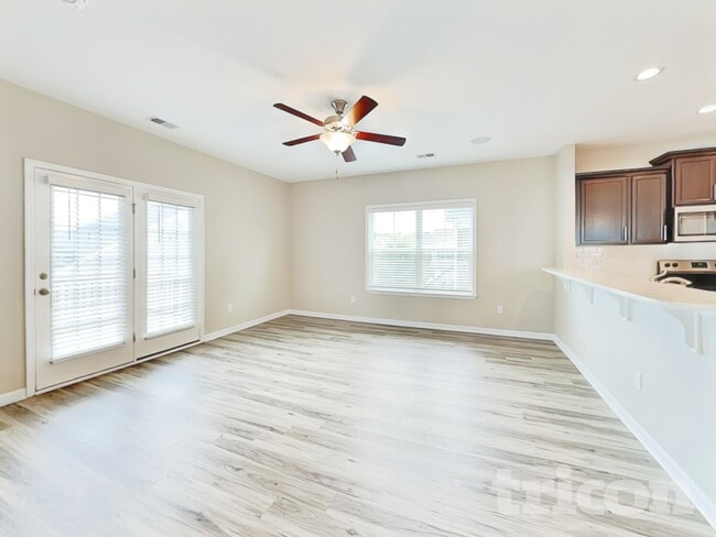 120 Dunnsmore Dr in Inman, SC - Foto de edificio - Building Photo