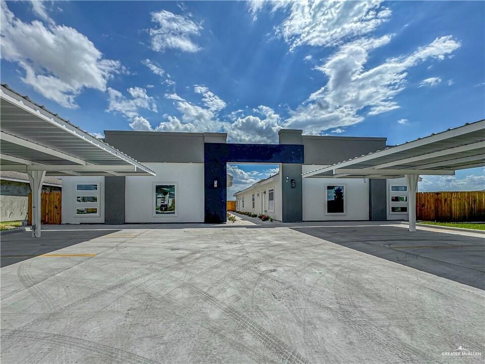 3311 Wolf Creek Ave in McAllen, TX - Building Photo
