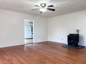 1795 S 9th St in Lebanon, OR - Building Photo - Building Photo