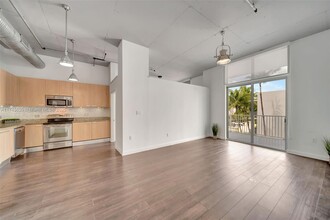 2100 Van Buren St in Hollywood, FL - Building Photo - Building Photo