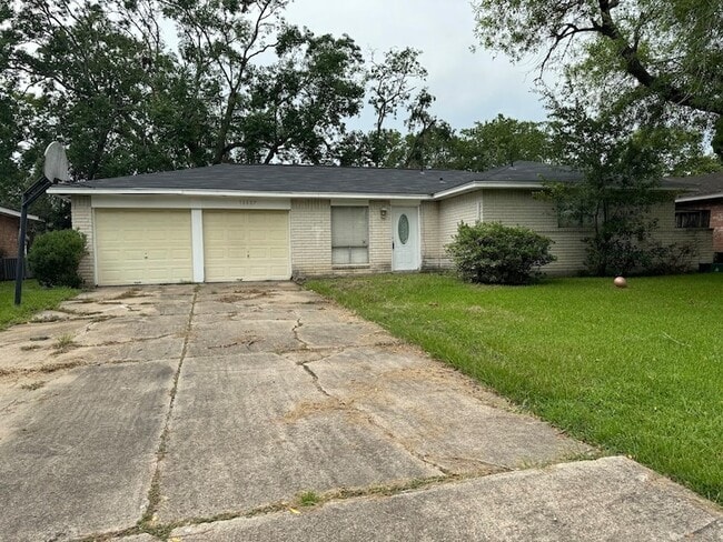 property at 16607 David Glen Dr