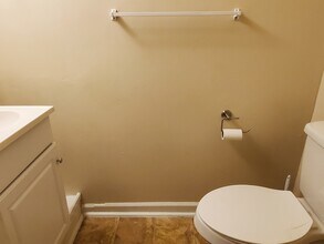 340 Witness Ln in Newport News, VA - Foto de edificio - Building Photo