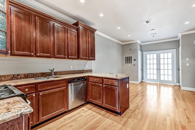 property at 805 Willow Ave