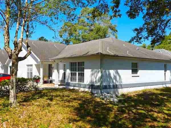 2821 Landover Blvd in Spring Hill, FL - Building Photo