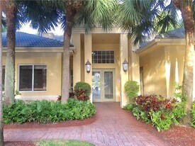4759 Pinemore Ln in Greenacres, FL - Building Photo