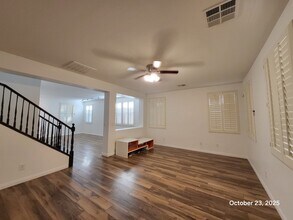 5747 Empress Garden Ct in Las Vegas, NV - Building Photo - Building Photo