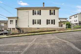 100 Short St in Edwardsville, PA - Foto de edificio - Building Photo