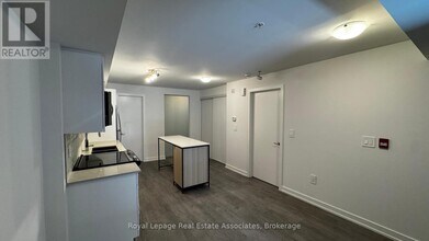 1650 Victoria Park Ave in Toronto, ON - Building Photo - Building Photo