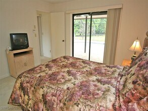 1961 Imperial Golf Course Blvd in Naples, FL - Foto de edificio - Building Photo