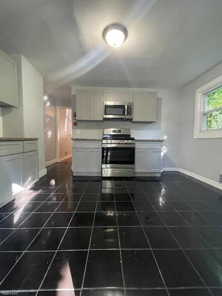 105 Hanford St, Unit 1 in Newark, NJ - Building Photo