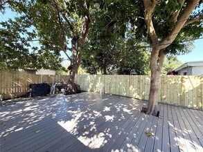 631 NE 171st St in North Miami Beach, FL - Building Photo - Building Photo