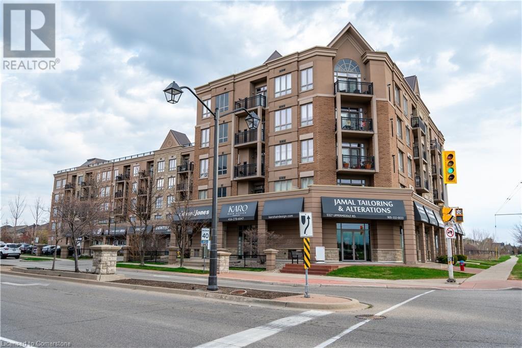 5327 Upper Middle Rd in Burlington, ON - Building Photo