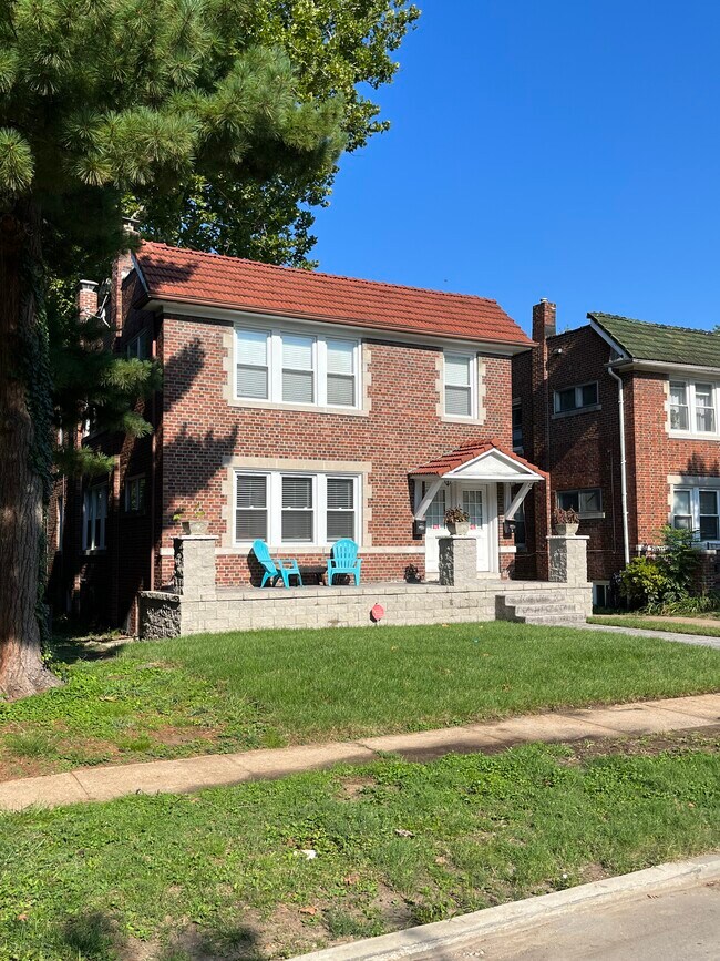 1021 Commodore Dr Rentals in Richmond Heights, MO