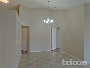 1236 Sweet Gum Dr, Unit 238 in Brandon, FL - Building Photo - Building Photo