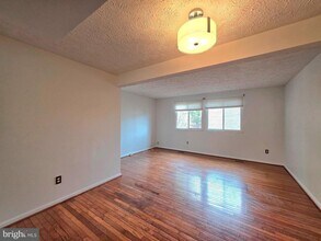 8568 Koluder Ct in Lorton, VA - Building Photo - Building Photo