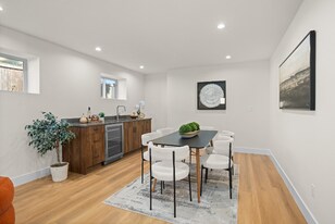 2349 NE 127th St in Seattle, WA - Building Photo