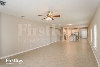 75344 Fox Cross Ave in Yulee, FL - Foto de edificio - Building Photo