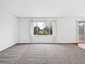 9700 Thomas Ave N in Minneapolis, MN - Building Photo - Building Photo