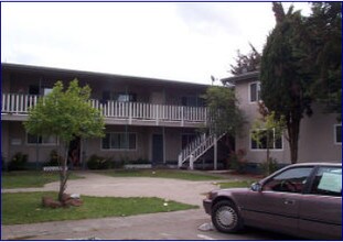 Sunset View Apartments in Santa Rosa, CA - Building Photo - Building Photo