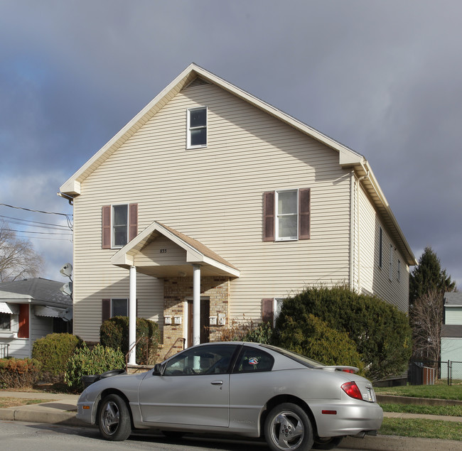 835 Maple St in Scranton, PA - Building Photo - Building Photo