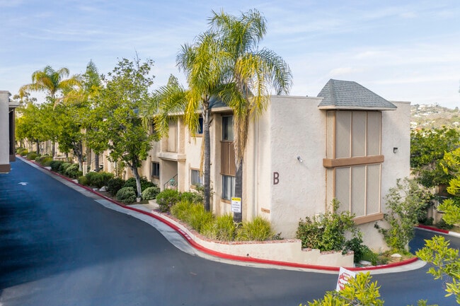 La Cuesta Apartments in La Mesa, CA - Building Photo - Building Photo