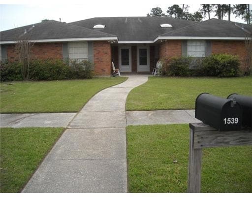 property at 1535 Richmond Dr