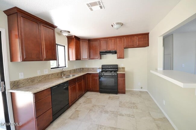 10535 E Ave S 4 in Littlerock, CA - Building Photo - Building Photo